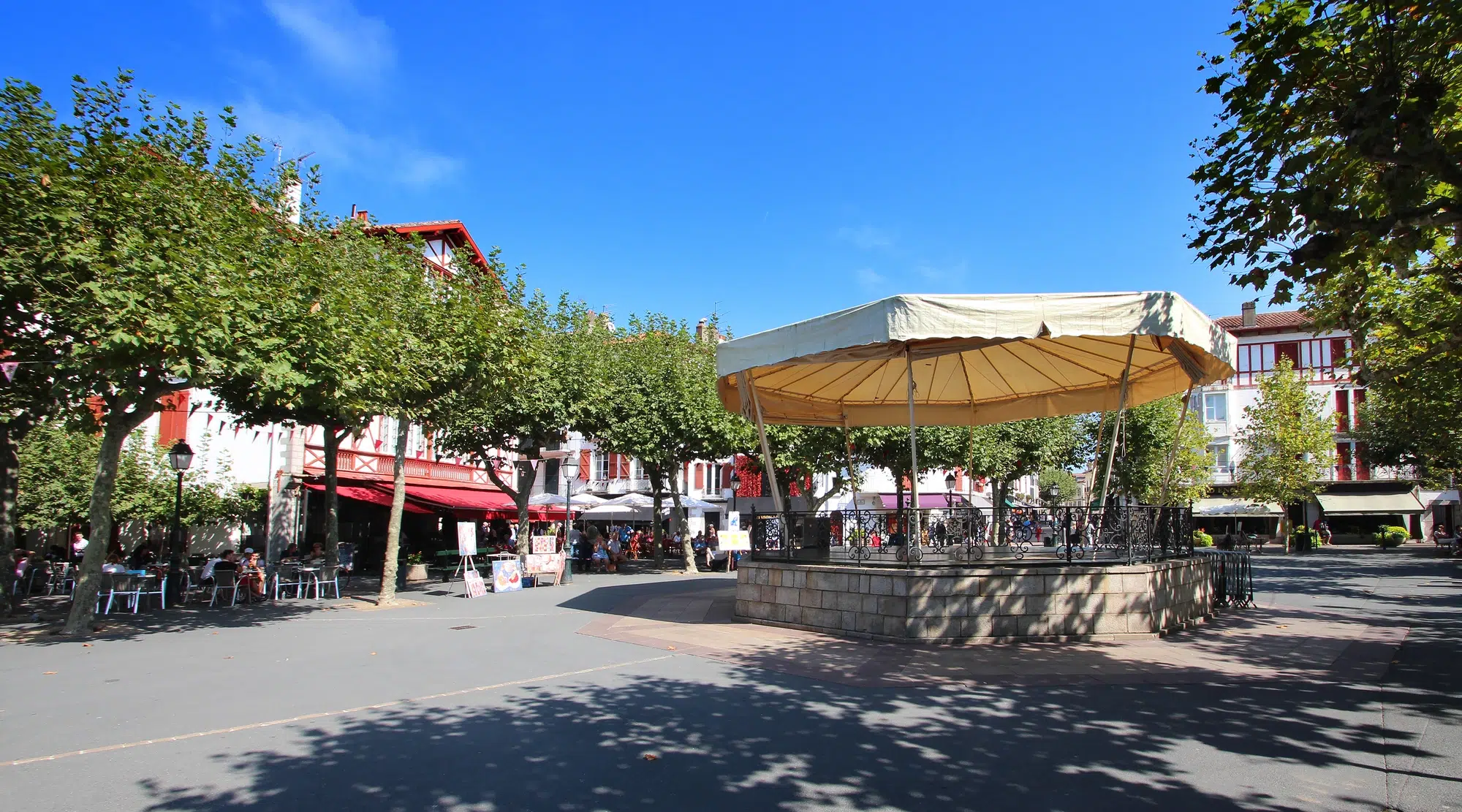 place Louis XIV saint jean de luz